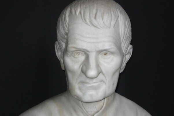 Pfarrer Jochum zugeschnitten.jpg